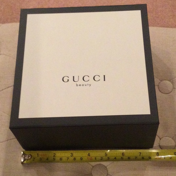 New Gucci Gift Box - Picture 4 of 16